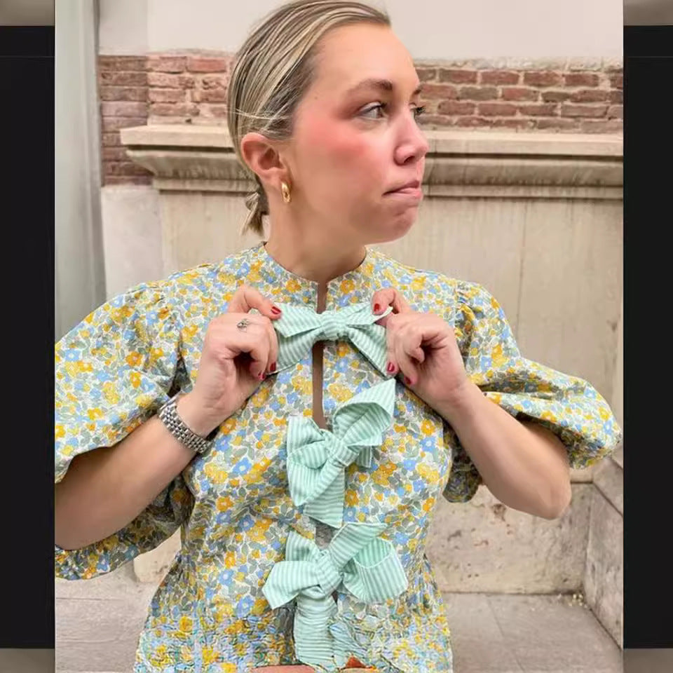 Damen Bluse mit voluminösen Ärmeln und floralen Mustern R&B