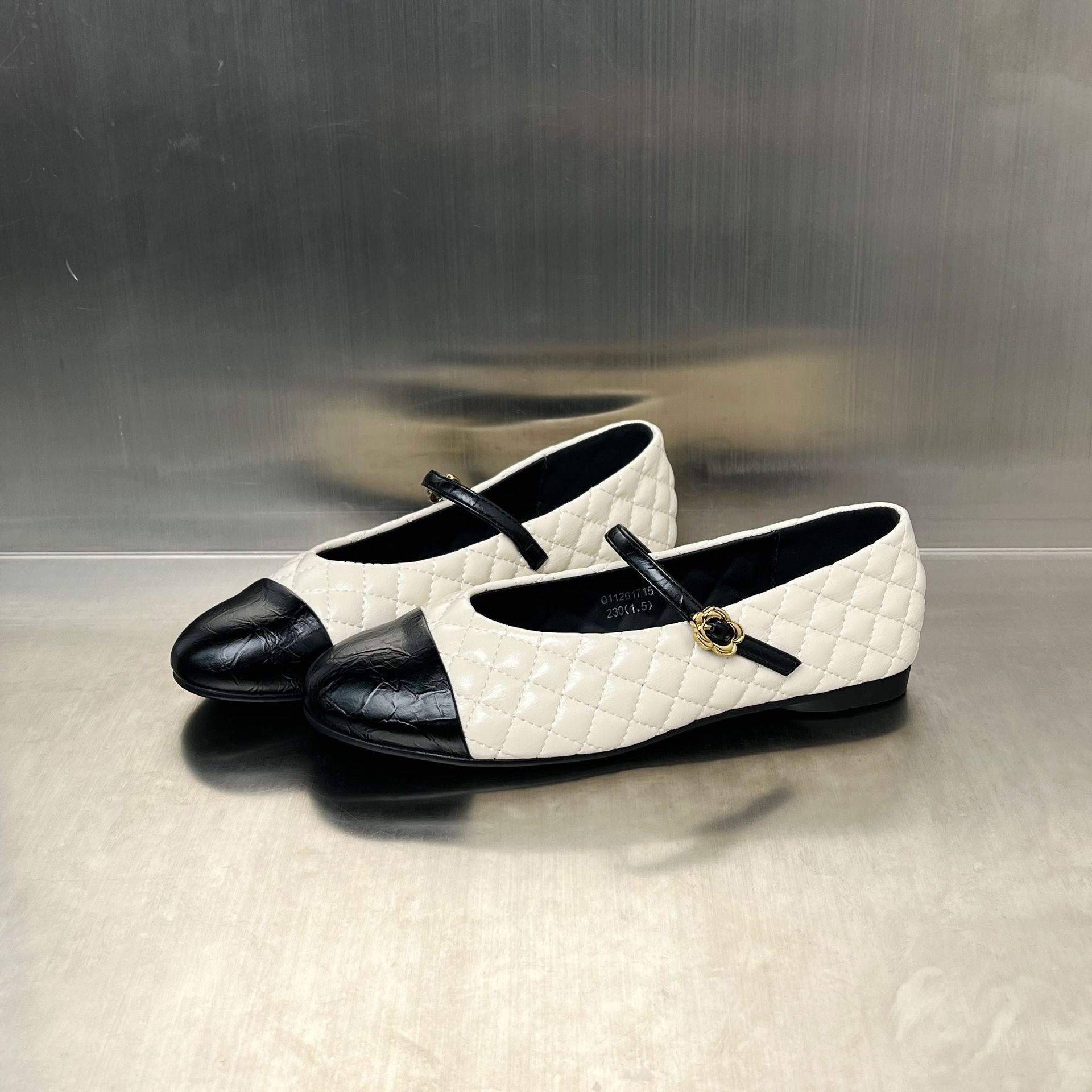 Damen Ballerinas mit eleganter Steppung und dekorativem Riemen R&B