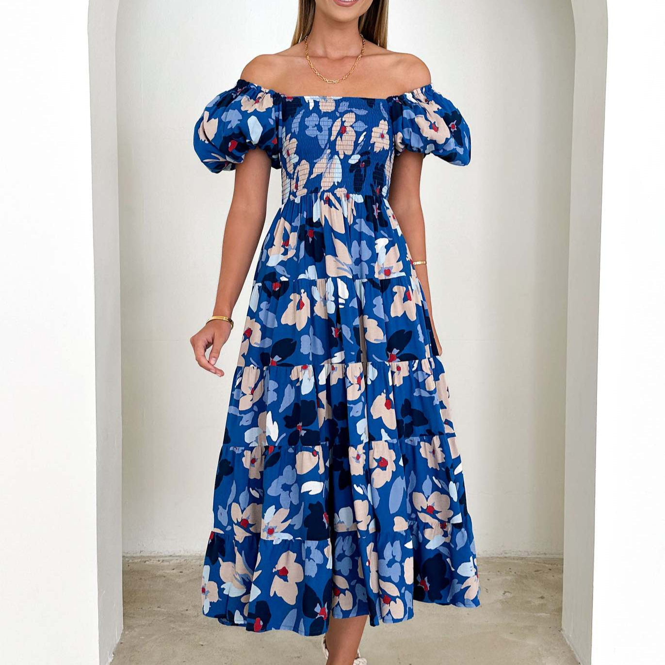 Damen Maxikleid mit voluminösen Puffärmeln und floralen Akzenten R&B