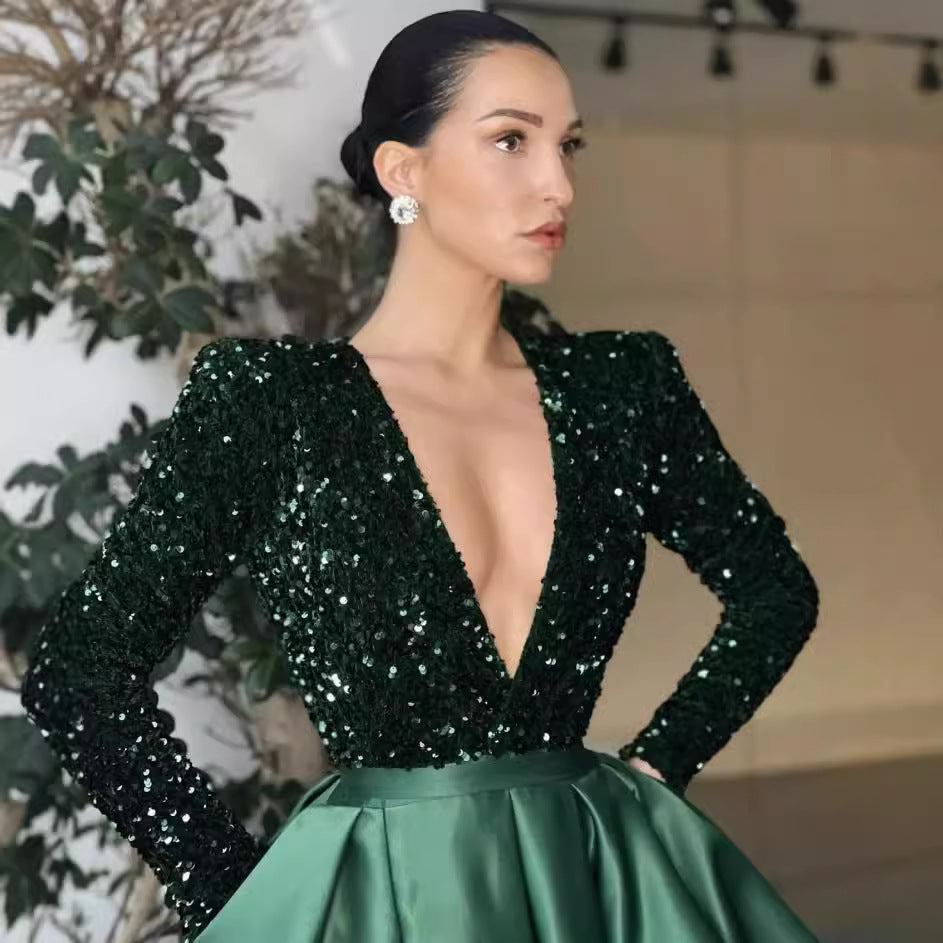 Damen Glamouröses Abendkleid mit tiefem V-Ausschnitt und hochgeschnittenem Rock R&B