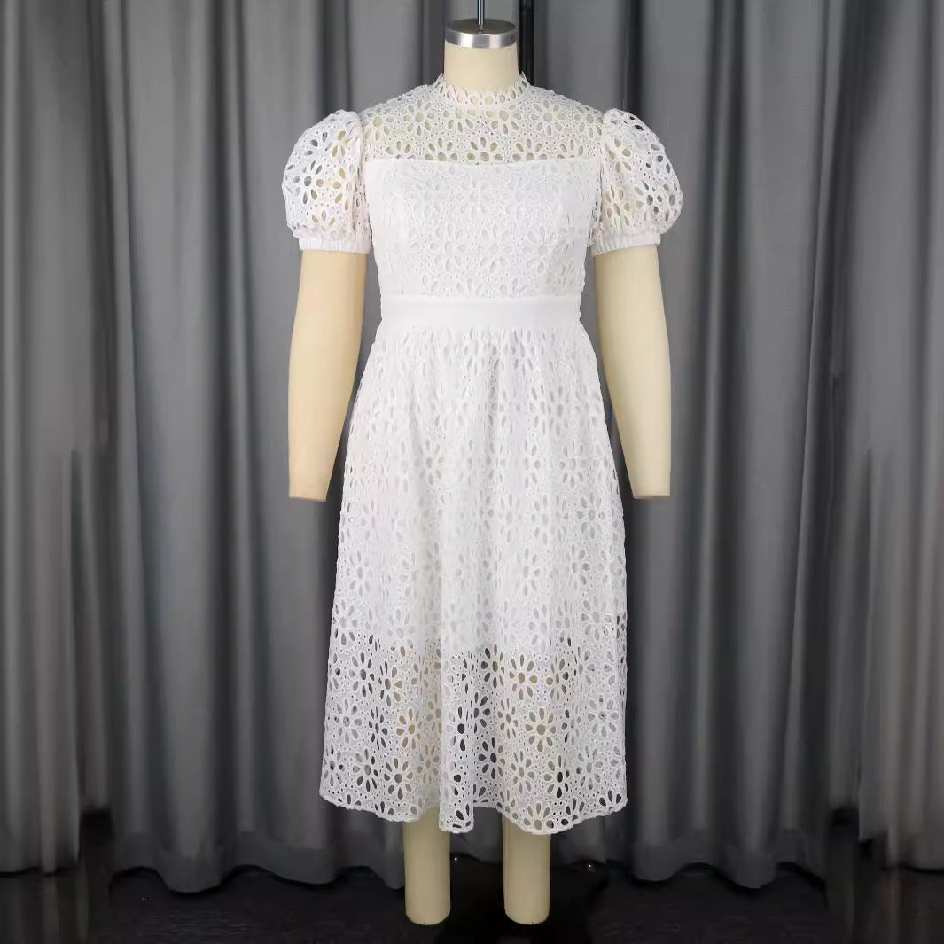 Damen Elegantes Kleid mit Blumenbordüren und Puffärmeln R&B