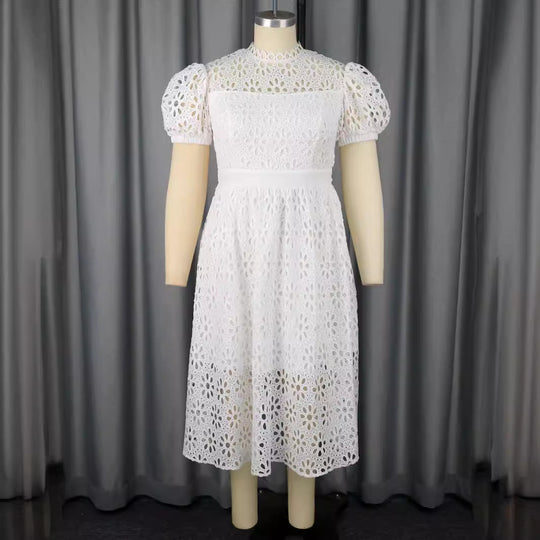 Damen Elegantes Kleid mit Blumenbordüren und Puffärmeln R&B