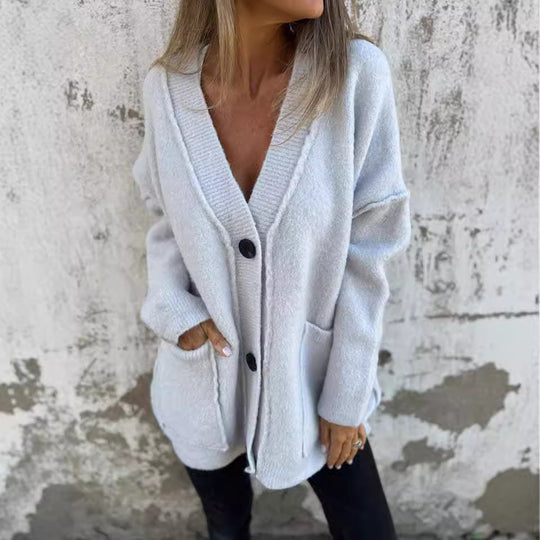 Damen kuschelige Strickjacke mit großen Taschen und Knopfdetails R&B