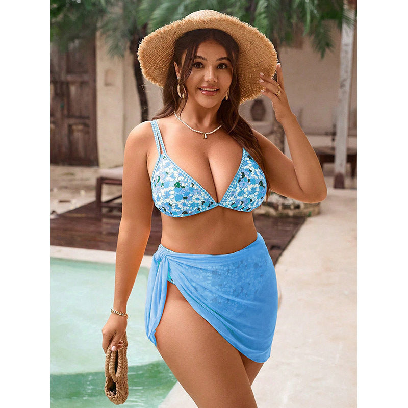 Damen Triangel-Bikini mit verspieltem Flower-Design und elegantem Wickelrock R&B