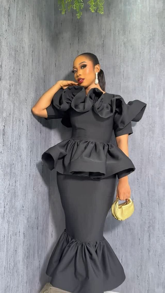 Damen Figurbetontes Kleid mit extravaganten Rüschen und schickem Schößchen R&B