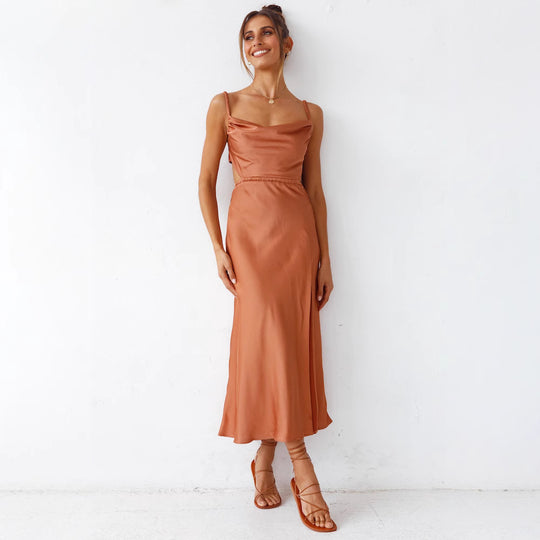 Damen Satin Maxikleid mit elegantem Wickeldesign und raffinierten Rüschen R&B
