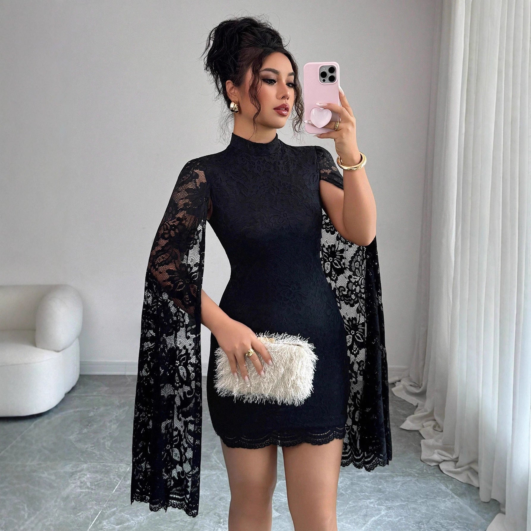 Damen nan tailliertes Spitzen-Minikleid mit hohem Stehkragen und dramatischen Cape-Ärmeln R&B