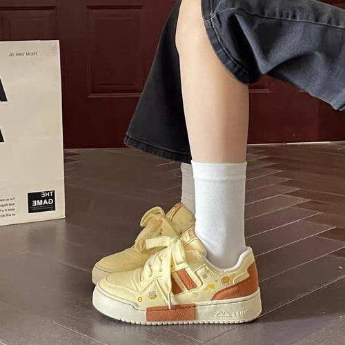 Damen Sneakers im verspielten Design mit bunten Applikationen und bequemer Dämpfung R&B