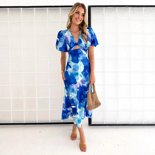 Damen Maxikleid mit floralen Akzenten und effektvollem Cut-Out R&B