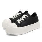 Damen modische Plattform-Sneaker mit lackiertem Obermaterial und klassischem Schnürsystem