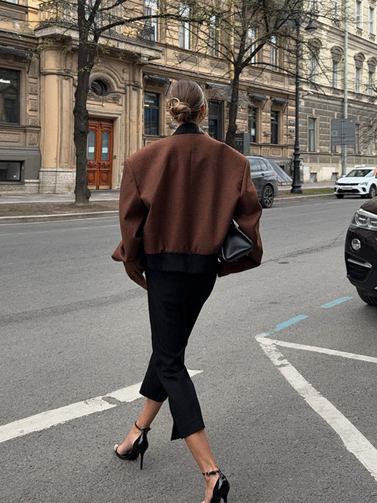 Damen Modische Kurzjacke mit strukturiertem Schnitt und hohen Kragen R&B