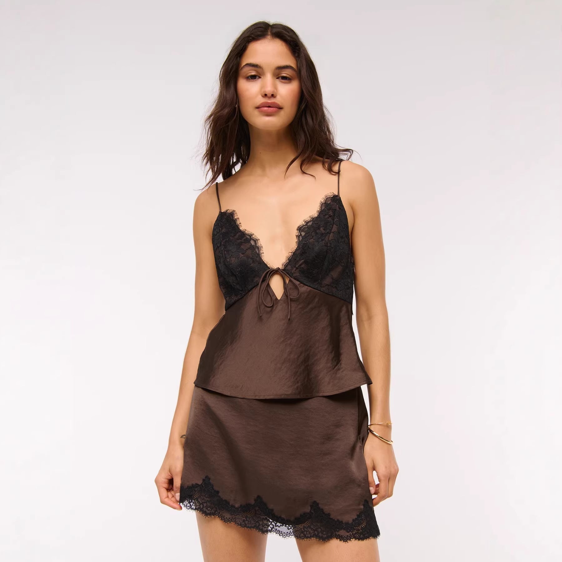 Damen Elegantes Negligé mit Spitzenakzenten R&B