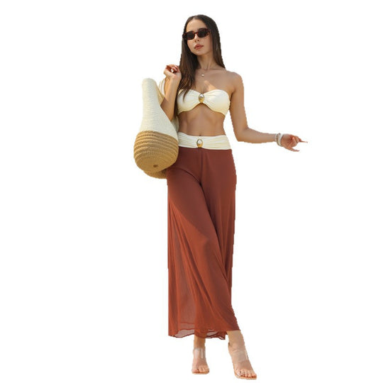 Damen Bandeau-Bikini mit elegantem Wickelrock und modischem Schmuckdetail R&B