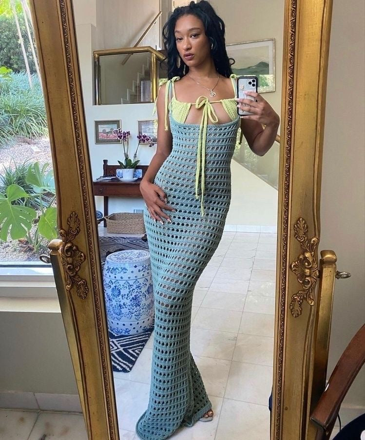 Damen gehäkeltes Maxikleid mit tiefem V-Ausschnitt und eleganter Schleifenverzierung R&B