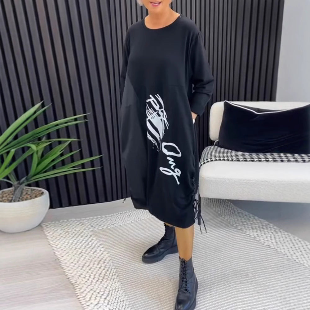 Damen nan lässiges Jerseykleid mit seitlicher Tunnelzug-Raffung, Eingrifftaschen und Statement-Print R&B