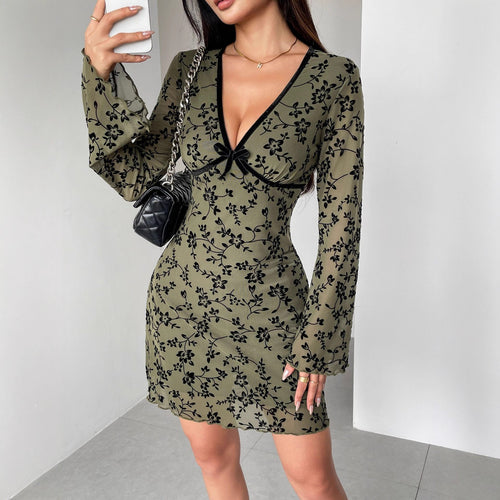Damen nan tailliertes Netzstoff-Minikleid mit Samtflock-Blütenmuster, tiefem V-Ausschnitt und Schleifenapplikation R&B
