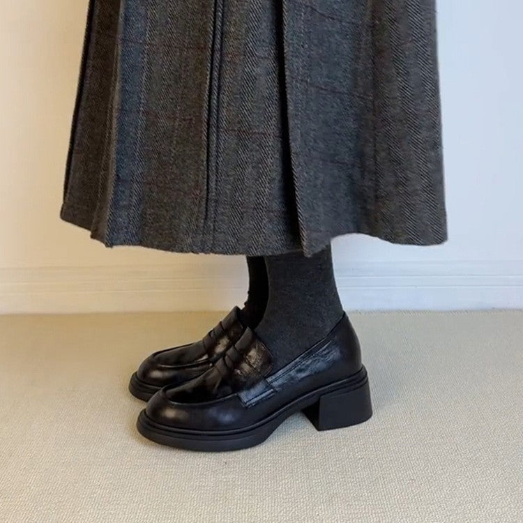 Damen Loafer mit modischem Blockabsatz und hochwertiger Lederoberfläche