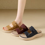 Damen Bequeme und modische Riemensandalen mit perforierten Details