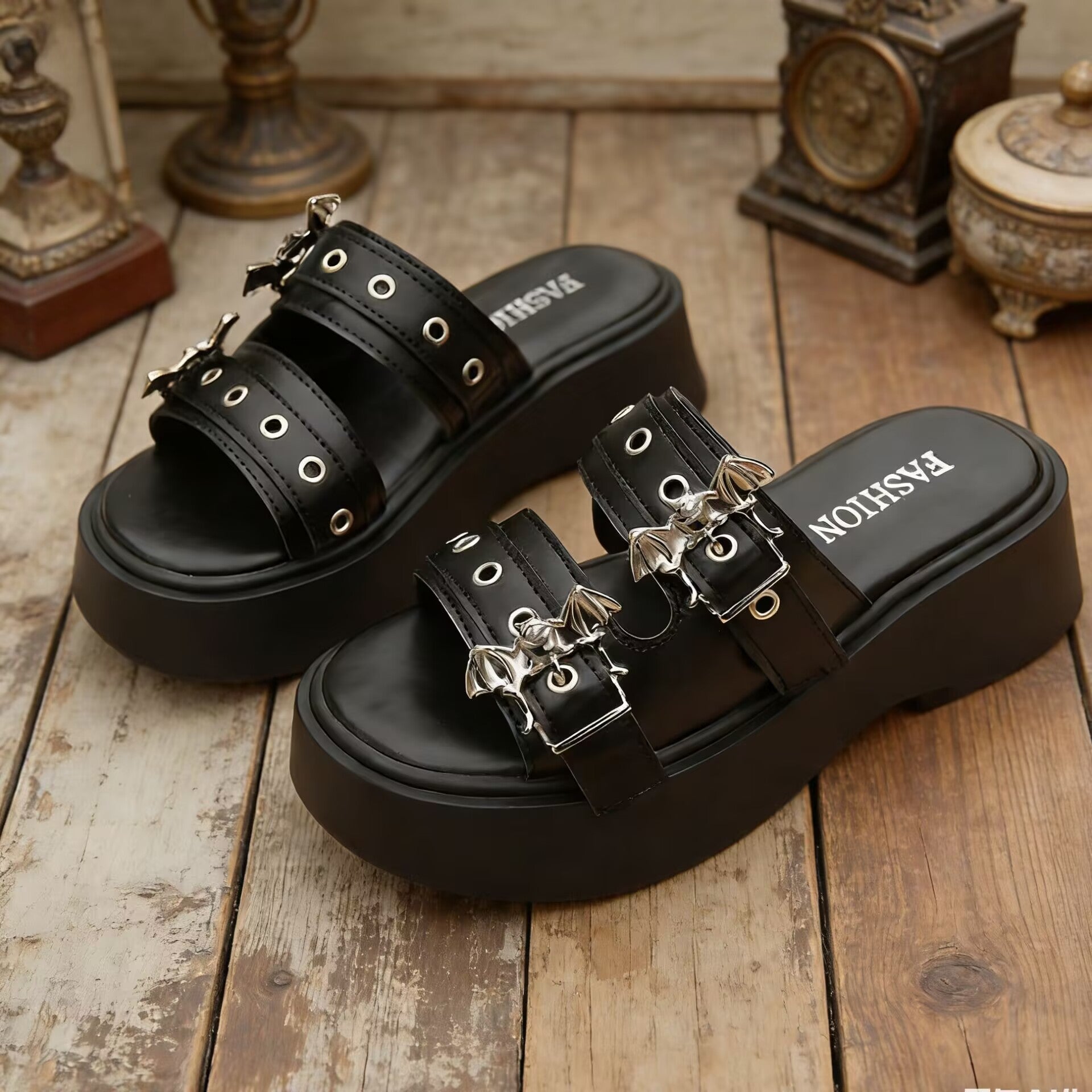Damen modische Plateau-Sandalen mit auffälligen Schnallen R&B