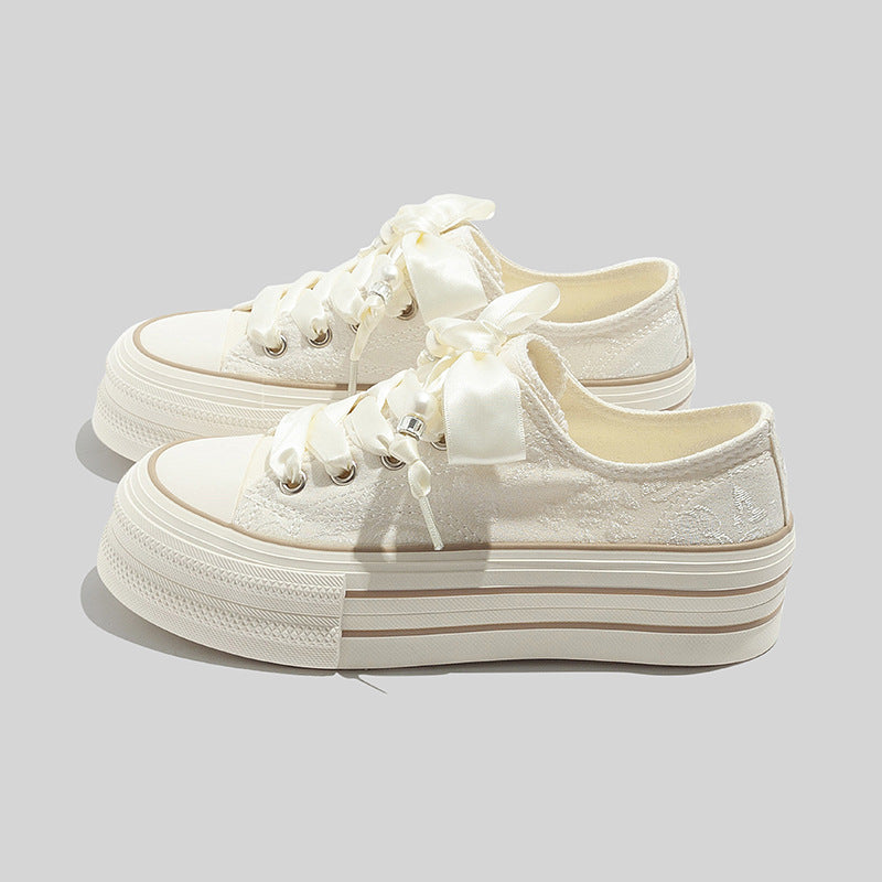 Damen Plattform Sneakers mit eleganter Satinschnürung und modischem Design