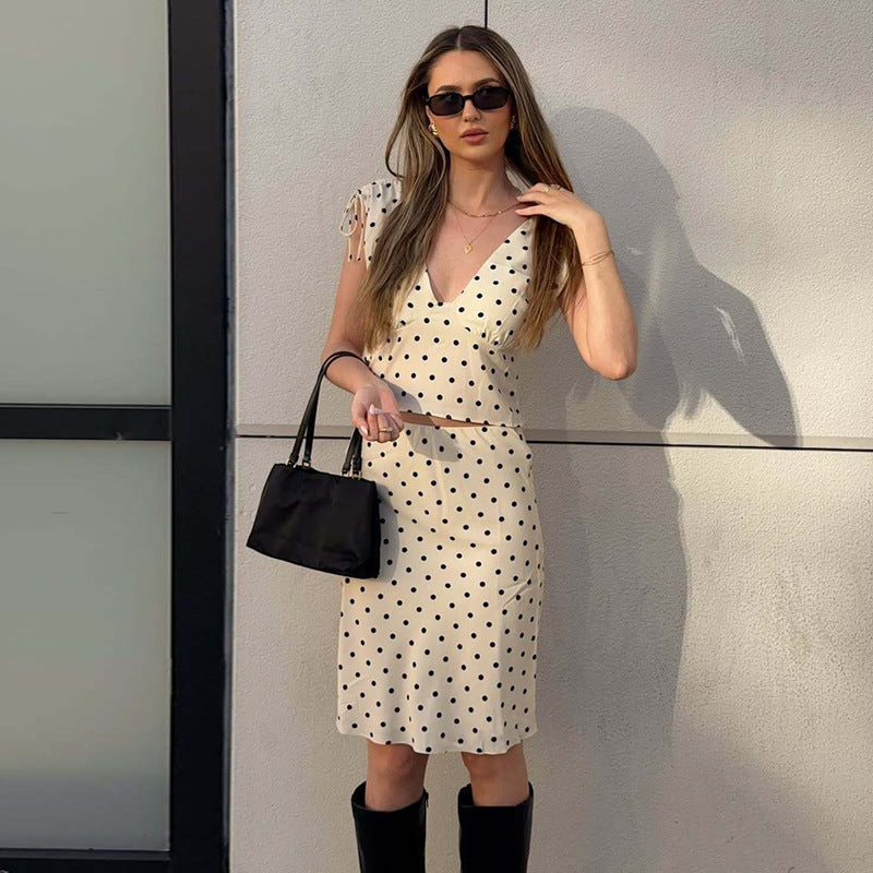 Damen Elegantes Polka-Dot Kleid mit tiefem V-Ausschnitt und verstellbaren Schulterbändern R&B