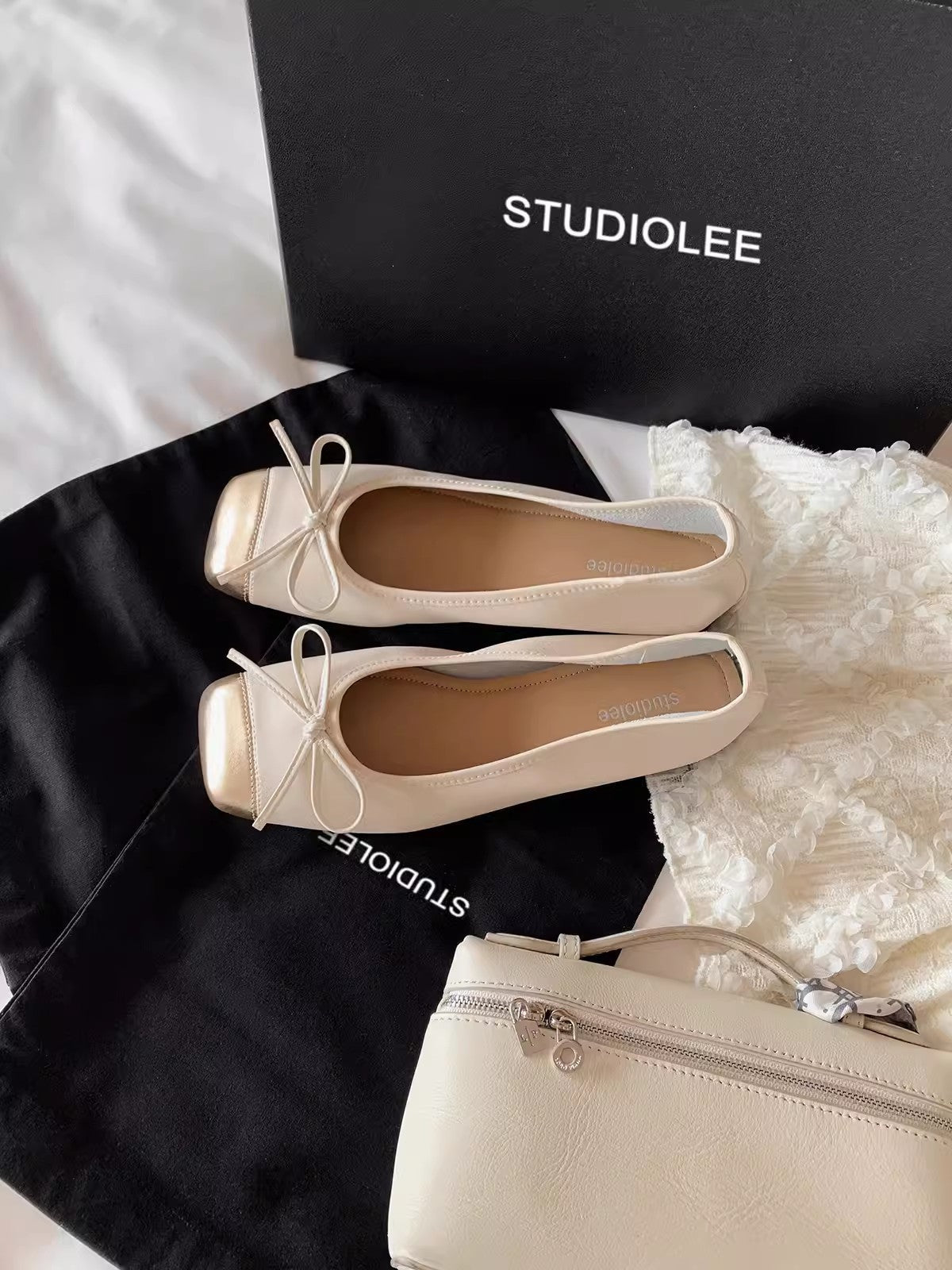 Damen elegante Ballerinas mit Schleifendetail und glänzender Schuhspitze R&B