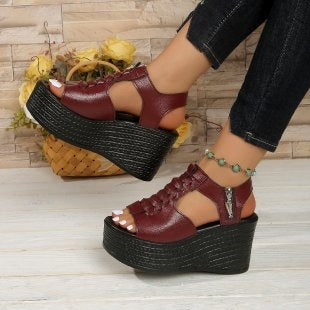 Damen Wedge-Sandaletten mit raffiniertem Gurt-Design R&B