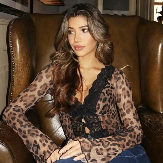 Damen Elegant geschnittenes Top mit animalischem Muster und Rüschendetails R&B