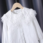 Mädchen Bluse mit voluminösem Rüschenkragen und feinen Stickereien R&B
