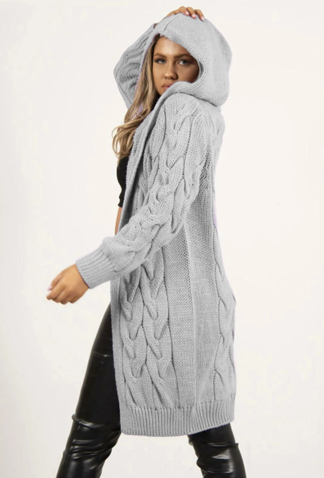 Damen Großer Strickmantel mit Kapuze und aufwendiger Zopfmusterstruktur R&B