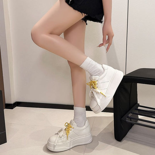 Damen modische Plateau-Sneaker mit unverwechselbarer Schnürung R&B