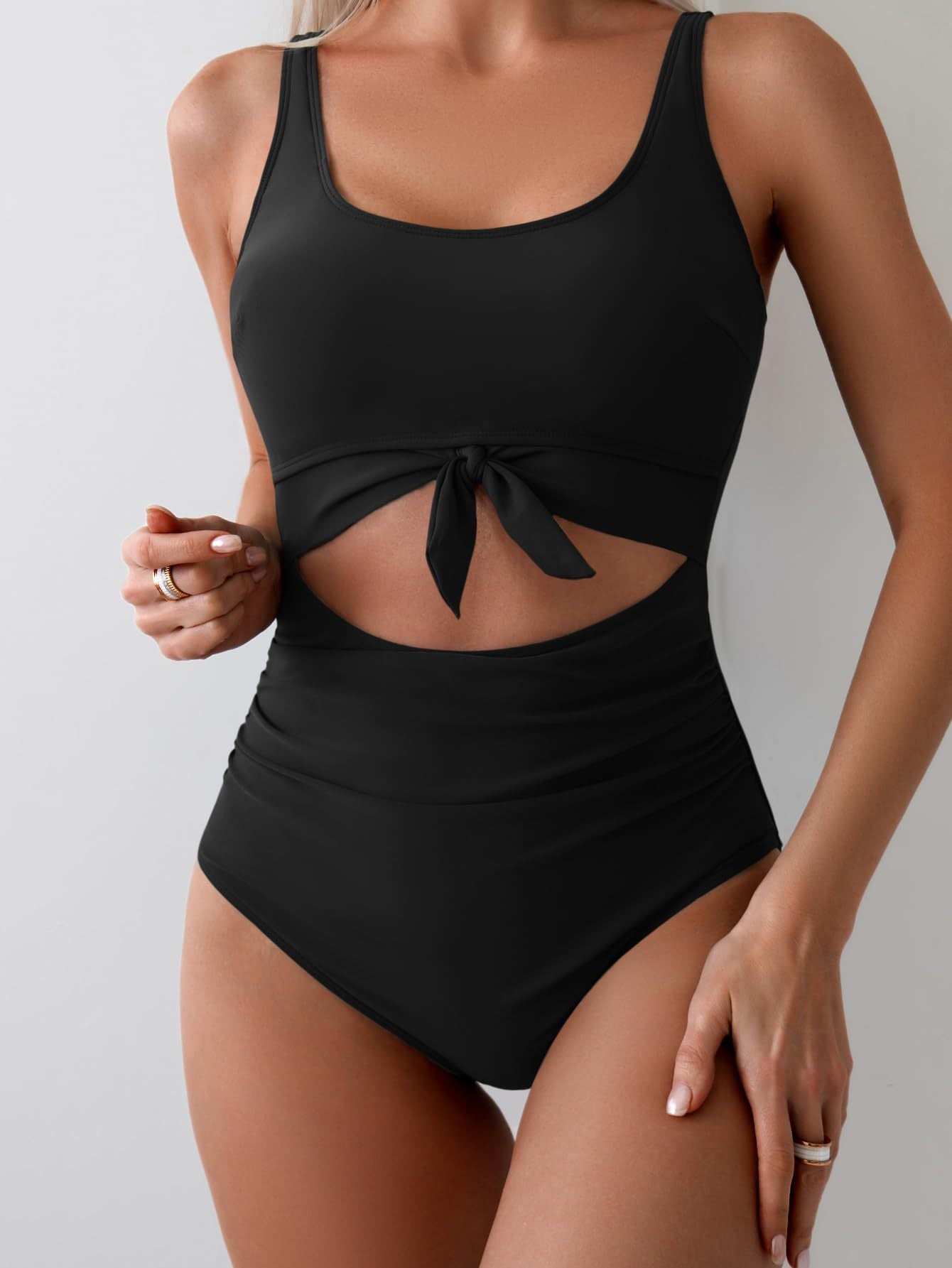 Damen Einteiliger Badeanzug mit trendigem Cut-Out-Design und verstellbarem Knoten R&B