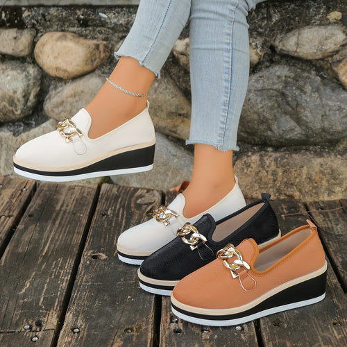 Damen Slip-On Sneakers mit stilvollem Kettendetail und Komfortsohle R&B