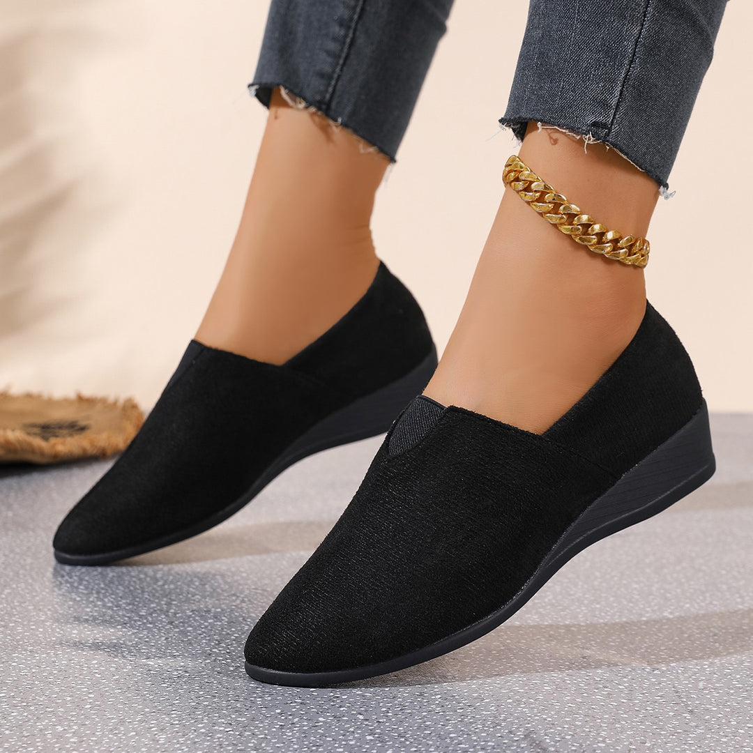 Damen geschlossene Slipper mit elegantem Keilabsatz R&B