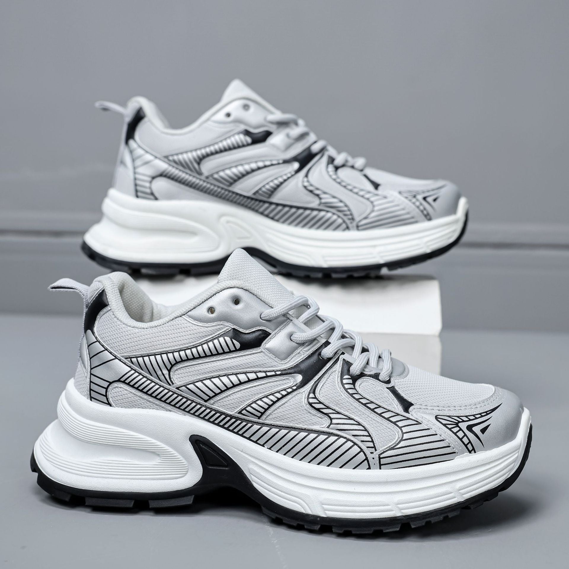 Damen Sportliche Sneakers mit atmungsaktiver Mesh-Oberfläche und stabilisierender Sohle R&B