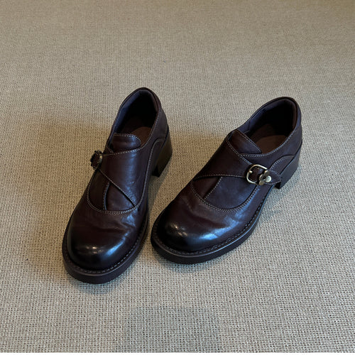 Damen schwarze Ankle Boots mit modischem Schnallenakzent und eleganter Absatzhöhe R&B