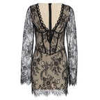 Damen Spitzenkleid mit verführerischem Schnitt und filigranen Details R&B