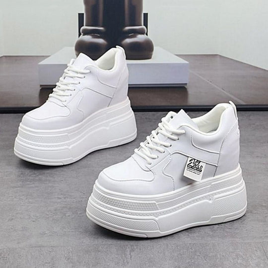 Damen Plattform Sneakers mit modischer Silhouette und stabiler Sohle R&B