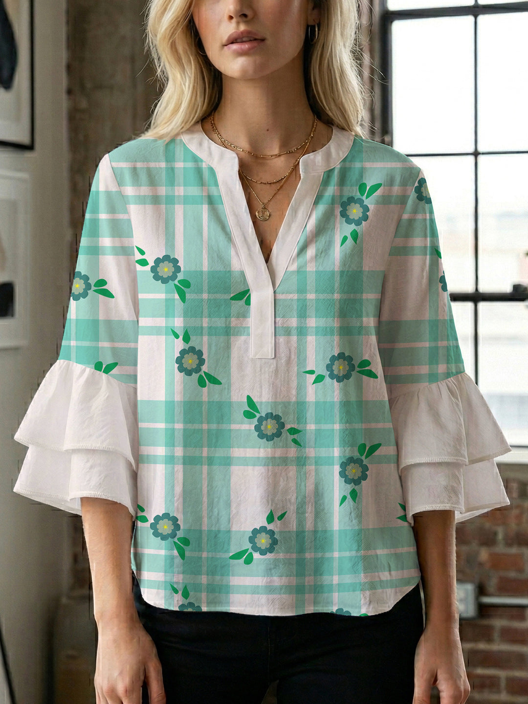 Damen Bluse mit voluminösen Flügelärmel und intensivem Blattmuster R&B