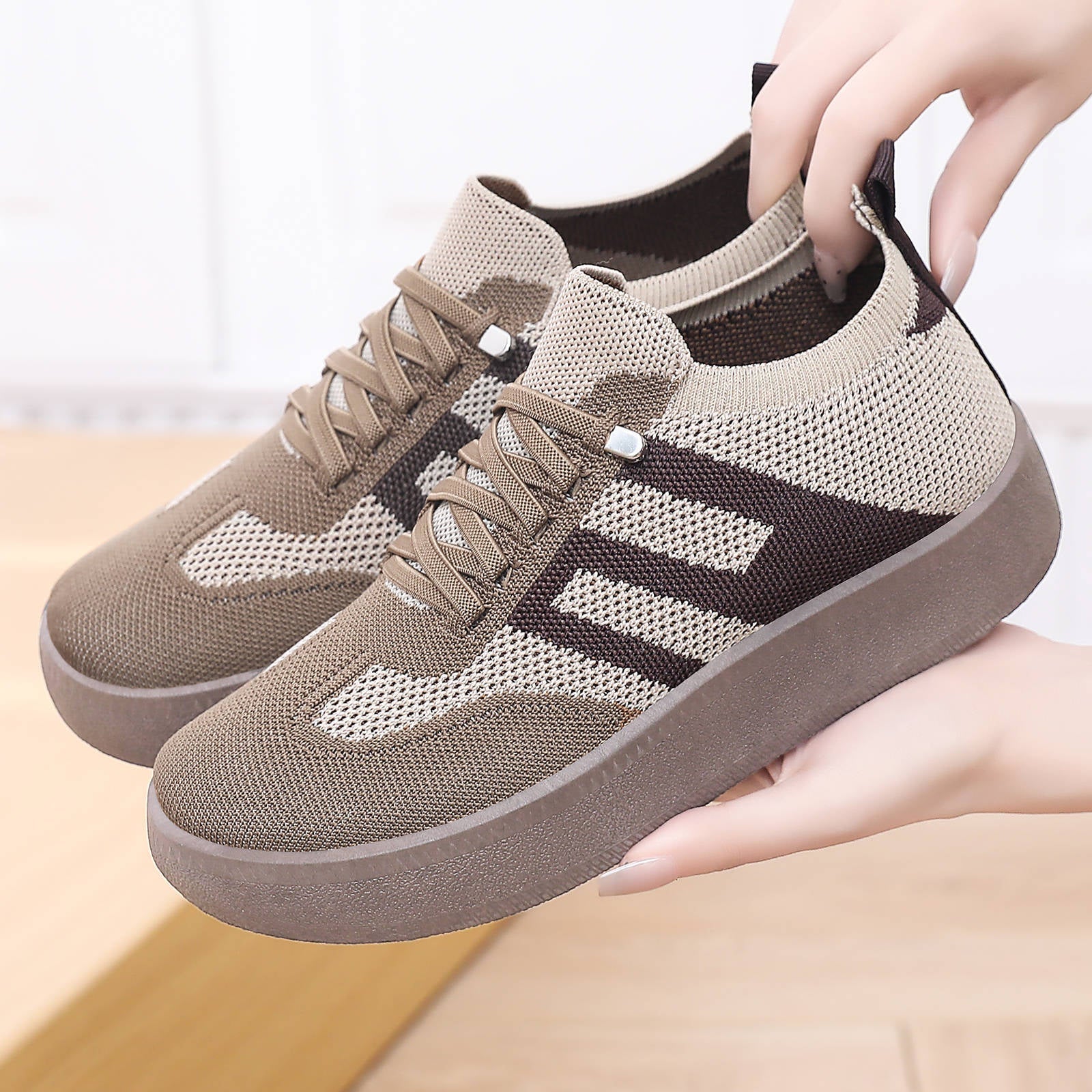 Damen Bequeme und luftige Sneaker mit Plattformsohle R&B