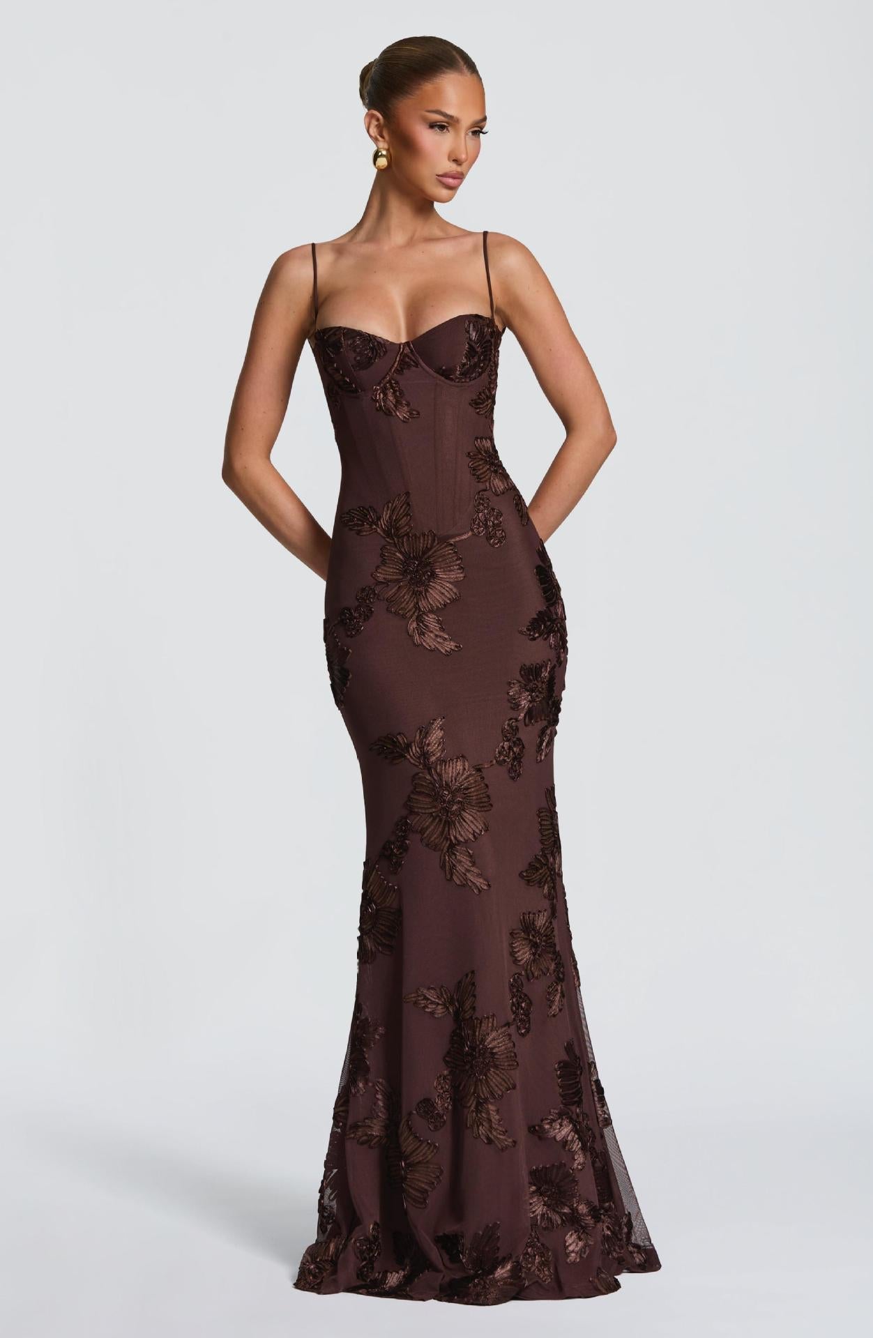 Damen figurbetontes Abendkleid mit floralem Stickdesign und hochwertigem Stoff R&B