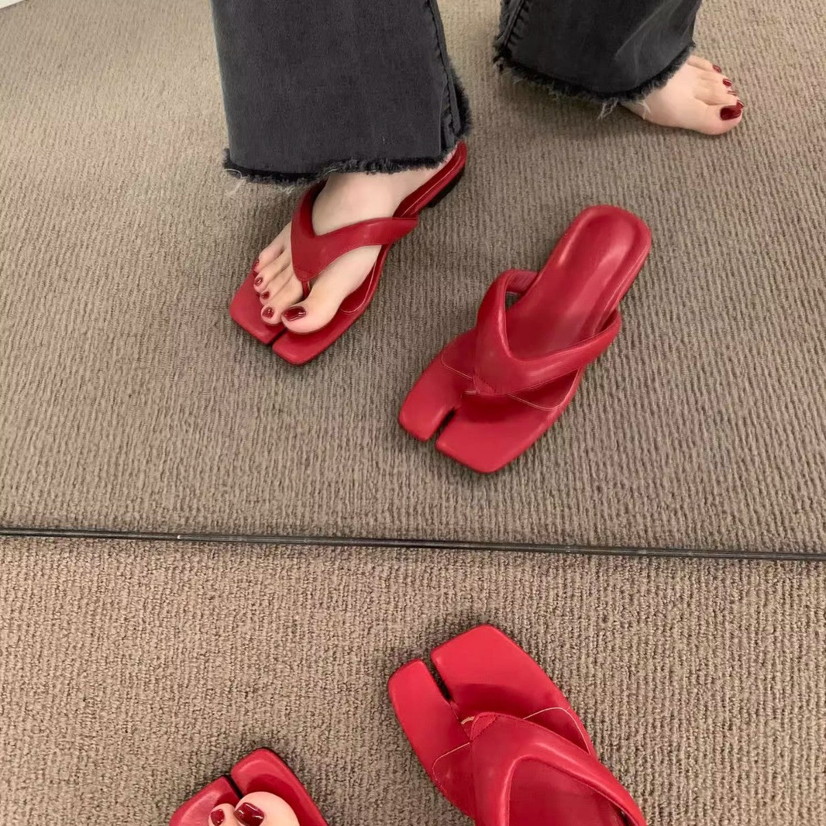 Damen elegante Zehentrenner-Pantoletten mit modischem Riemchen und luxuriösem Fußbett R&B