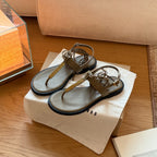 Damen Modische Zehentrenner-Sandalen mit verstellbarem Riemen und goldener Schnalle