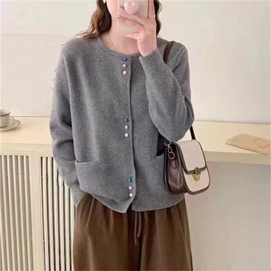 Damen gemütliche Strickjacke mit bunten Knöpfen und praktischen Taschen R&B