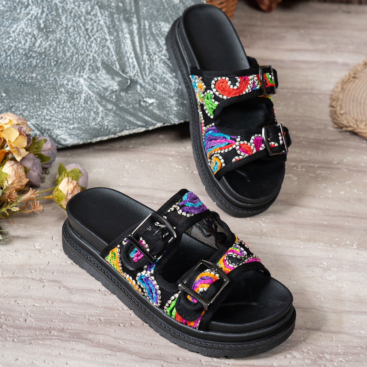 Damen Sandalen mit buntem, verziertem Riemendesign R&B