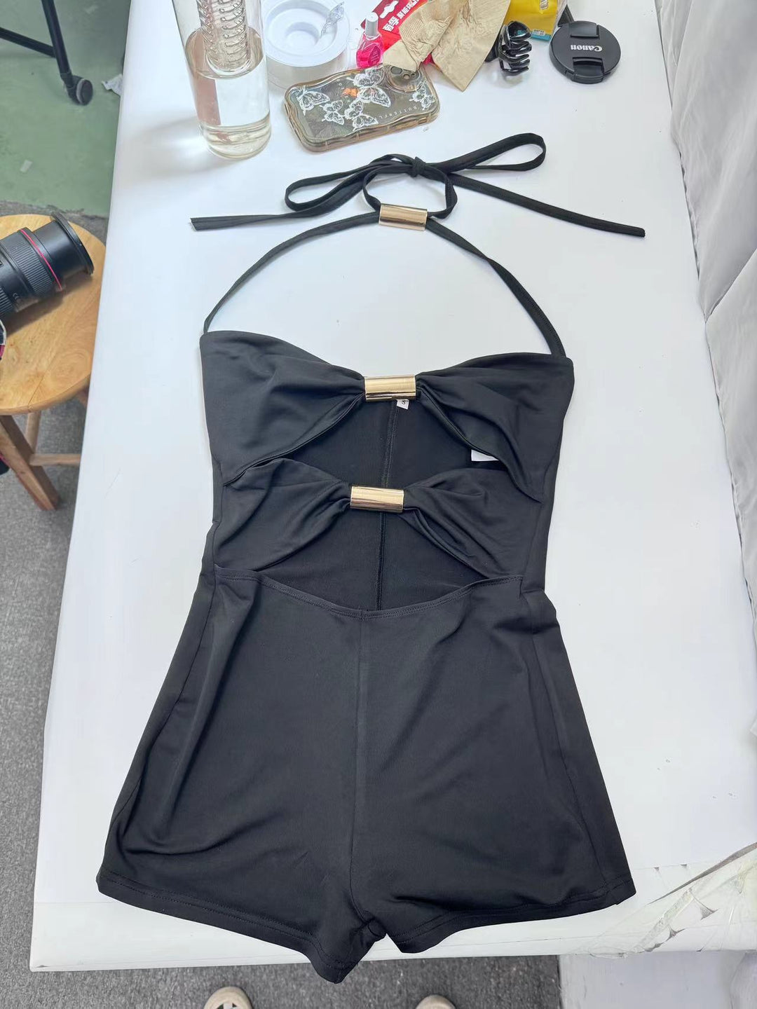 Damen Einteiler mit elegantem Knotendesign und geflochtenen Trägern R&B