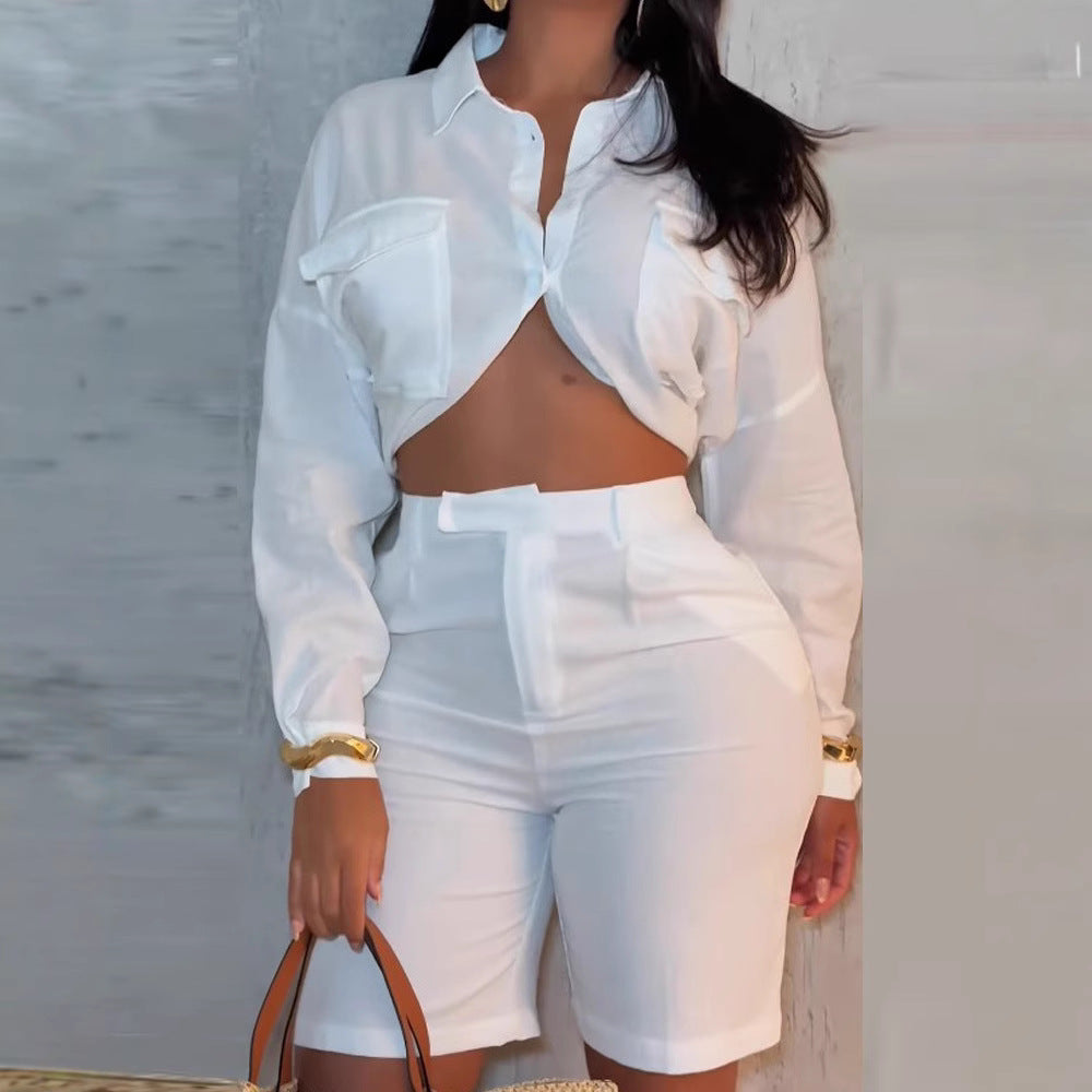 Damen lässiges Sommer-Outfit mit geknotetem Overshirt und Short R&B