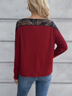 Damen T-Shirt mit Spitze und modischem Schnitt