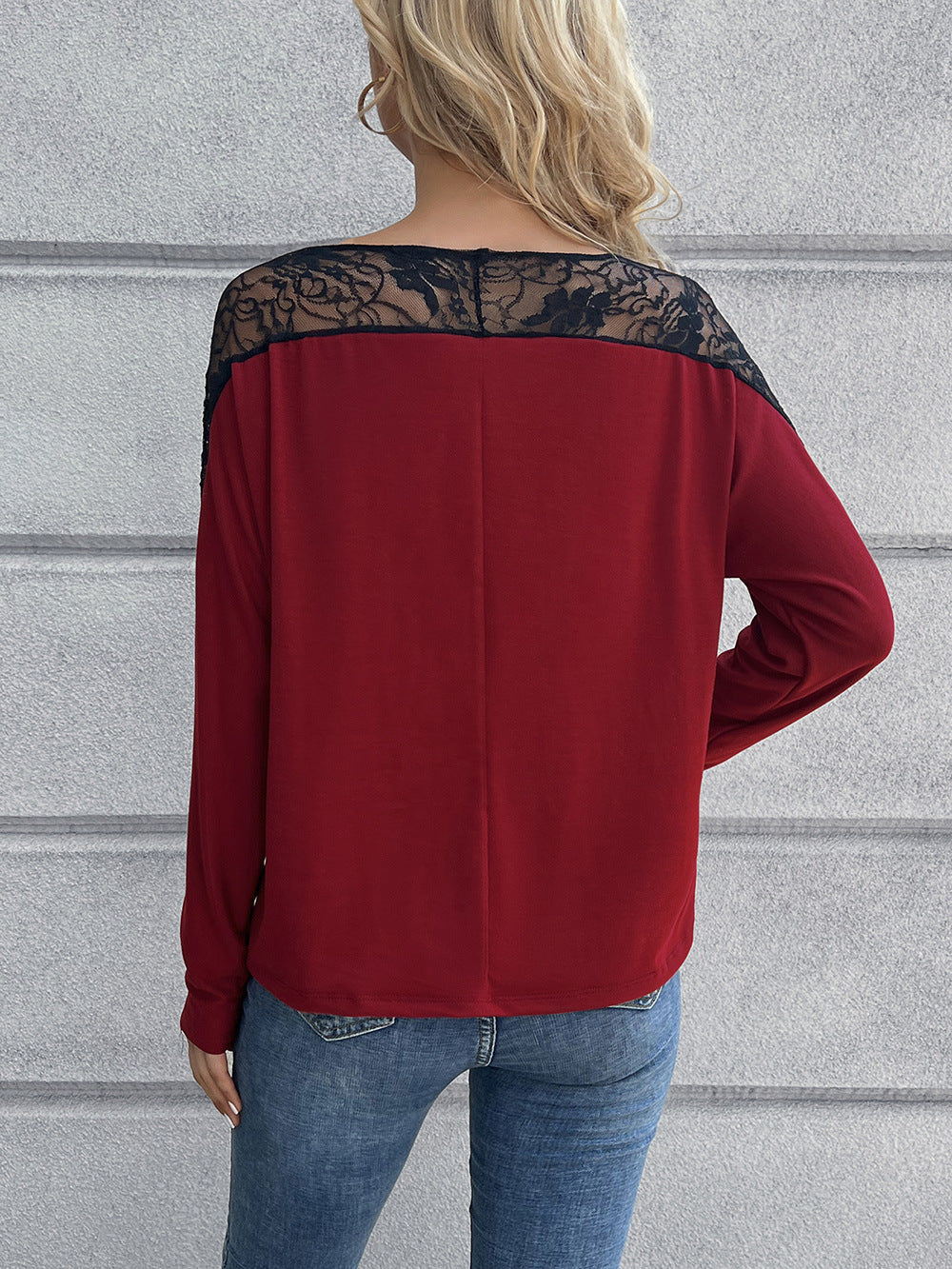 Damen T-Shirt mit Spitze und modischem Schnitt