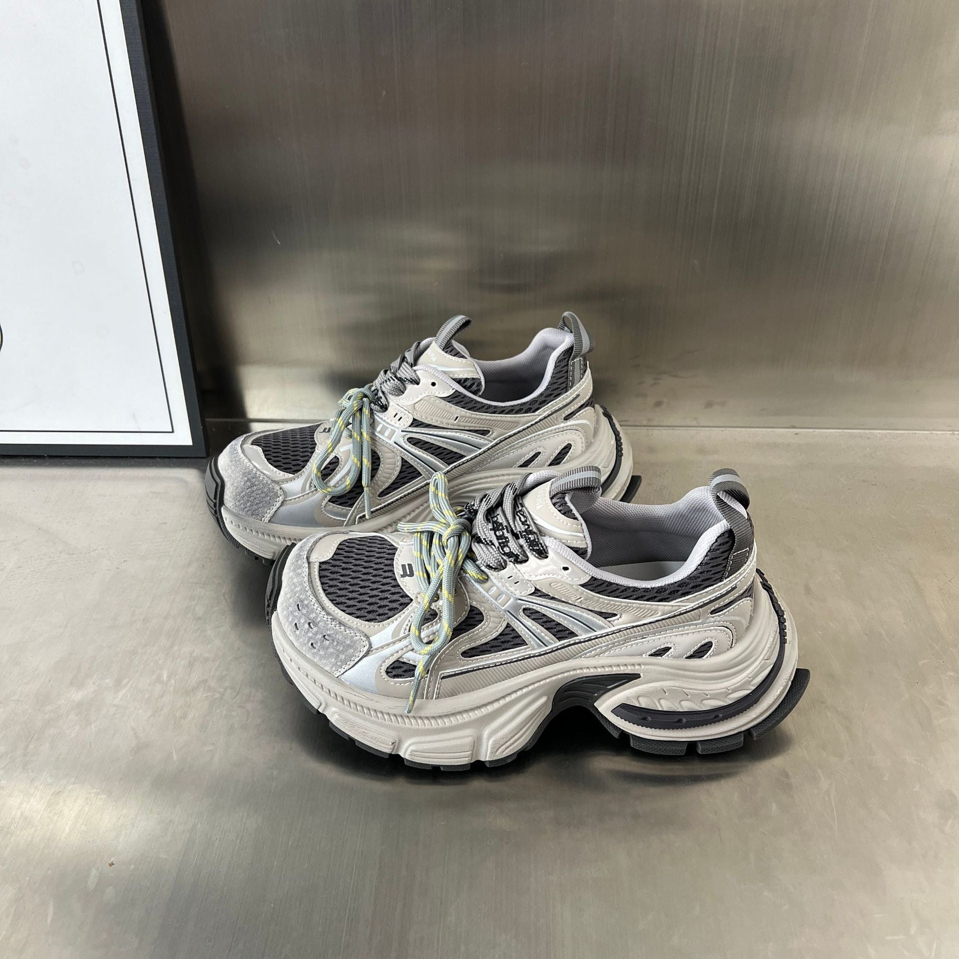 Damen Sportliche Sneakers mit atmungsaktivem Mesh-Einsatz und dämpfendem Komfort R&B